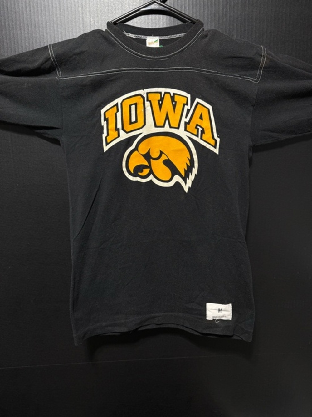 ๐VINTAGE 1983 Iowa Hawkeyes Black T-shirt